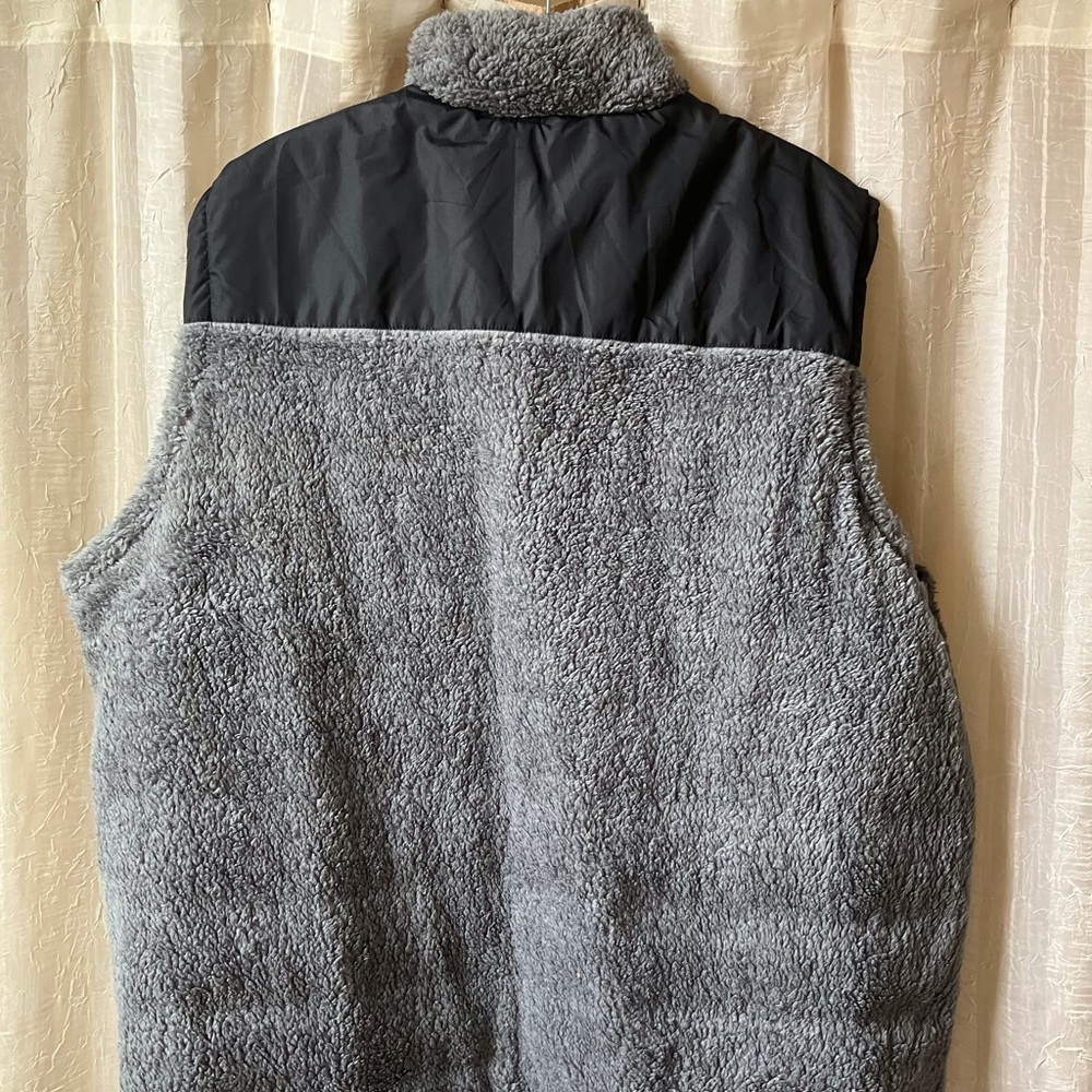 Brand New Mens Raiders Reversible Vest Size XXL